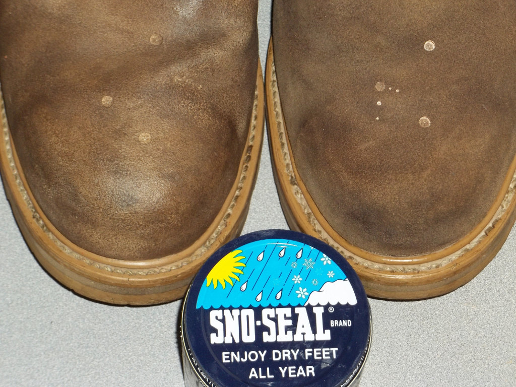 Trying out Obenauf's, Kiwi, and Sno-Seal on Roughout/Sueded Military Boots  – I May Have Miscalculated